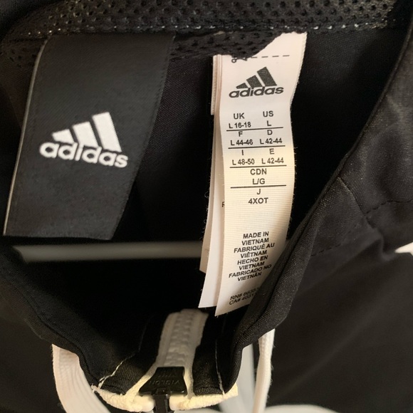 Adidas Rain Jacket Size L - Picture 3 of 3